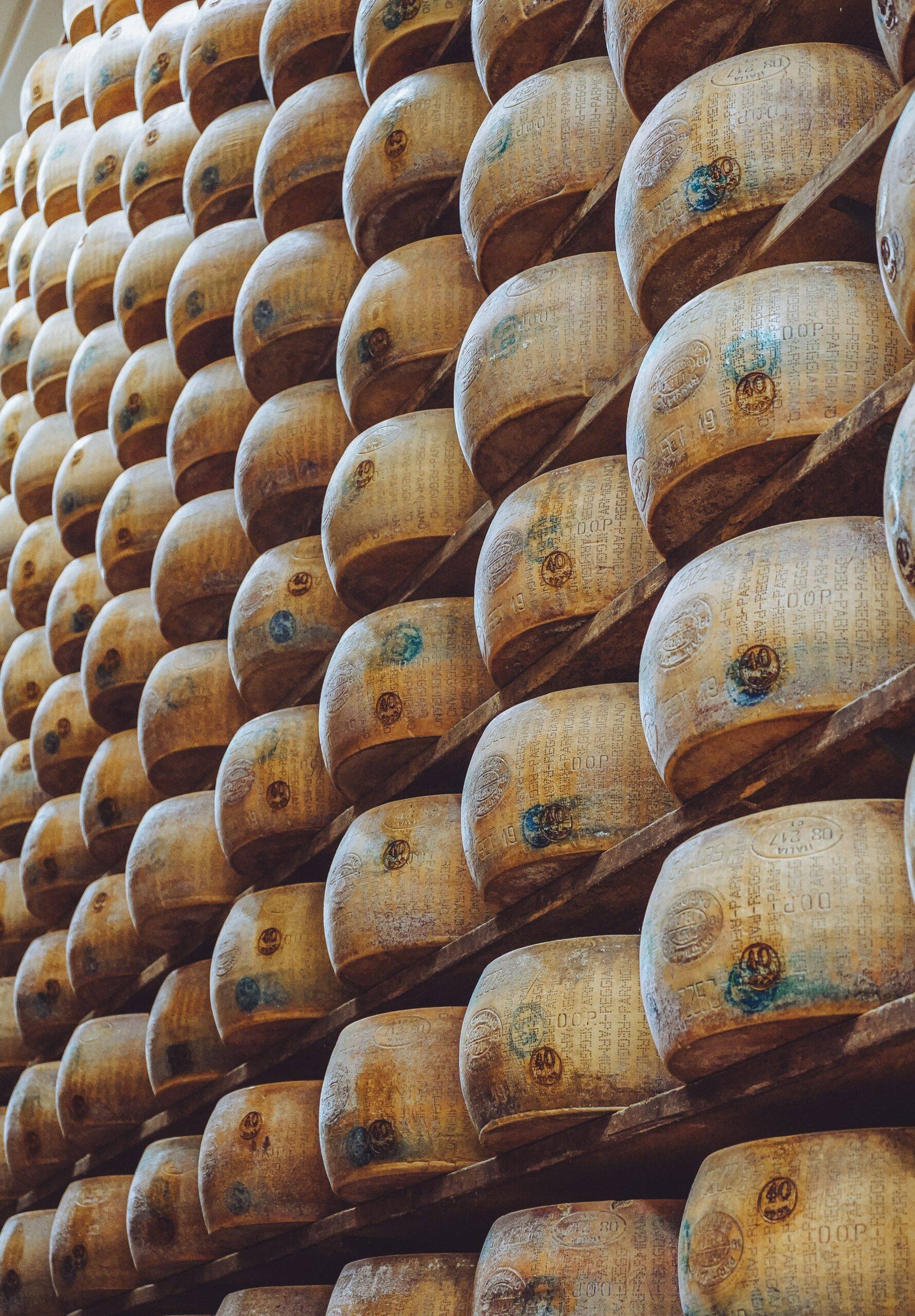 Parmesanost parmigiano-reggiano på lager